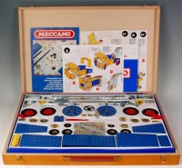 Lot 3107 - French Meccano No.9 boxed set, appears...
