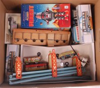 Lot 3131 - Tinplate diecast and clockwork mixed lot to...