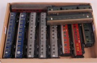 Lot 1040 - 11 unboxed Marklin H0 coaches various liveries...
