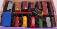 Lot 1072 - 15 Hornby Dublo D1 wagons including NE teak...
