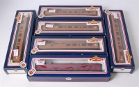 Lot 1001 - Boxed Bachmann Thompson post war brown 34377,...