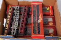Lot 1056 - A Hornby R412 mail coach set (G-BG), R124 car...