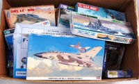 Lot 1508 - 33 assorted various scale military, naval and...