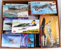 Lot 1514 - 35 assorted 1/72 scale military vehicle and...