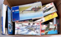 Lot 1521 - 32 assorted 1/72 scale plastic military...