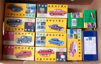 Lot 2532 - 22 1/43 scale Vanguard diecasts, all classic...