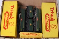 Lot 1076 - A Triang TT gauge T93/T94 Merchant Navy 'Clan...