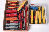 Lot 1093 - 2 trays of American outline Lone Star Treble-o-...