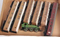 Lot 909 - Tray containing 2 Gresley teak coaches, 3...