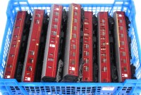 Lot 734 - Tray containing 16 Triang scale length BR Mk1...