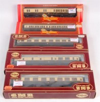 Lot 742 - Hornby R425 and R426 GWR clerestory coaches (G-...