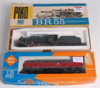 Lot 832 - A Piko H0 BR55 0-8-0 engine and tender in...
