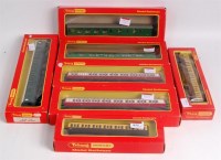 Lot 855 - Triang Hornby 2 R332 GWR clerestory coaches (G-...