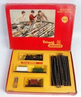 Lot 864 - A Triang R3R train set containing 0-6-0 tank...