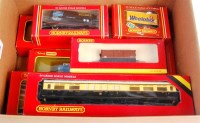 Lot 866 - Boxed Hornby rolling stock R111, R427, R454,...