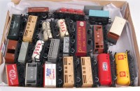 Lot 903 - Tray containing 22, mainly Hornby, wagons (G)
