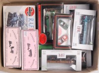 Lot 939 - Box containing Langley Miniature Models G1 and...