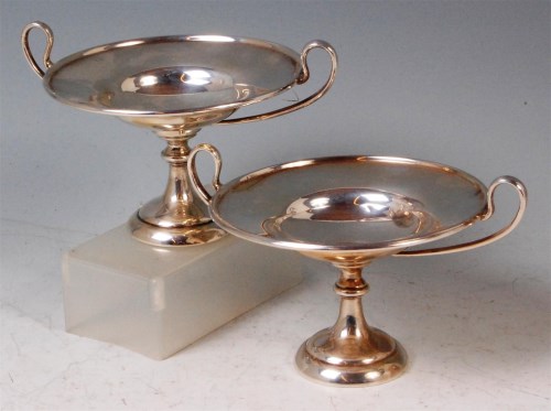Lot 194 - A pair of George V silver pedestal bonbon...