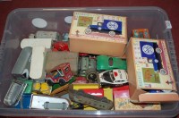 Lot 1629 - A box containing a quantity of mixed tinplate...