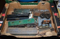Lot 1725 - One tray qty 0 gauge locos, wagons and various...