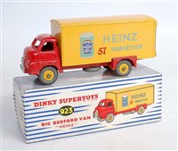 Lot 1993 - A Dinky Toys No.923 Big Bedford Heinz delivery...