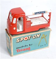 Lot 2694 - A Spot-On Models No.122 United Dairies milk...