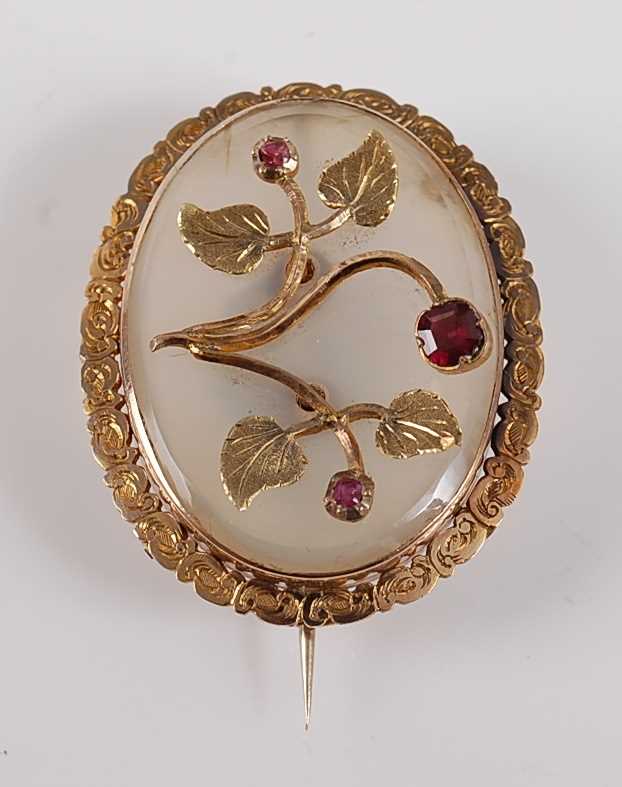Lot 1189 - A late Victorian yellow metal and oval...