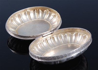 Lot 1119 - A late 19th century Hanau silver pocket snuff...
