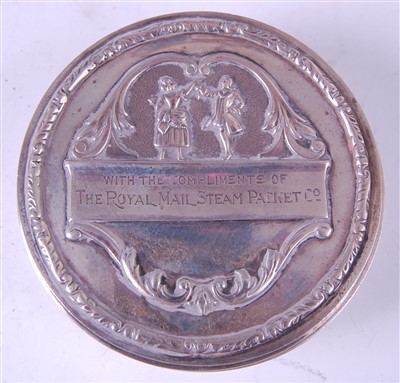 Lot 1133 - A George V silver trinket box and cover, of...
