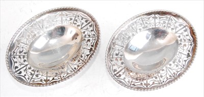 Lot 1141 - A pair of Edwardian silver pedestal bonbon...