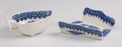 Lot 1050 - A late 18th century Caughley porcelain blue...