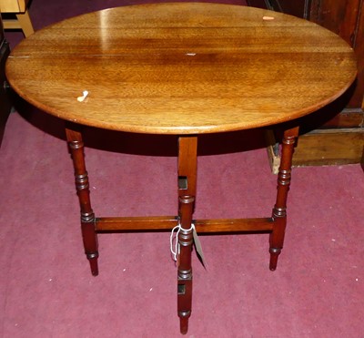 Lot 1151 - An early 20th century walnut occasional table,...