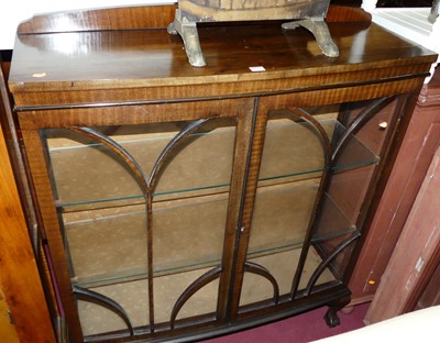Lot 1309 - A 1930s mahogany ledgeback bow front double...