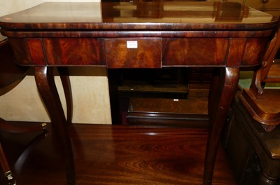 Lot 1474 - A circa 1830 mahogany and flame mahogany round...