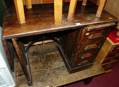 Lot 1509 - An early 20th century child's single pedestal...