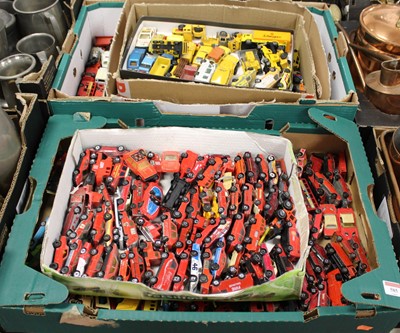 Lot 585 - A large collection of loose playworn diecast...