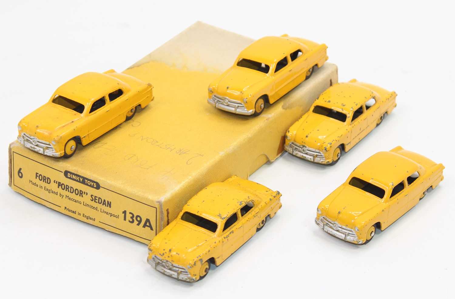 Lot 1071 - Dinky Toys 139a original Trade box containing...