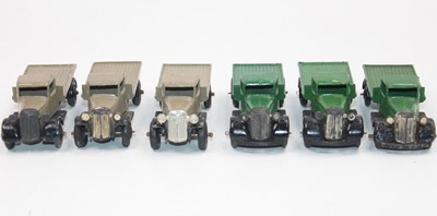 Lot 1061 - Dinky Toys 25c reproduction Trade box...