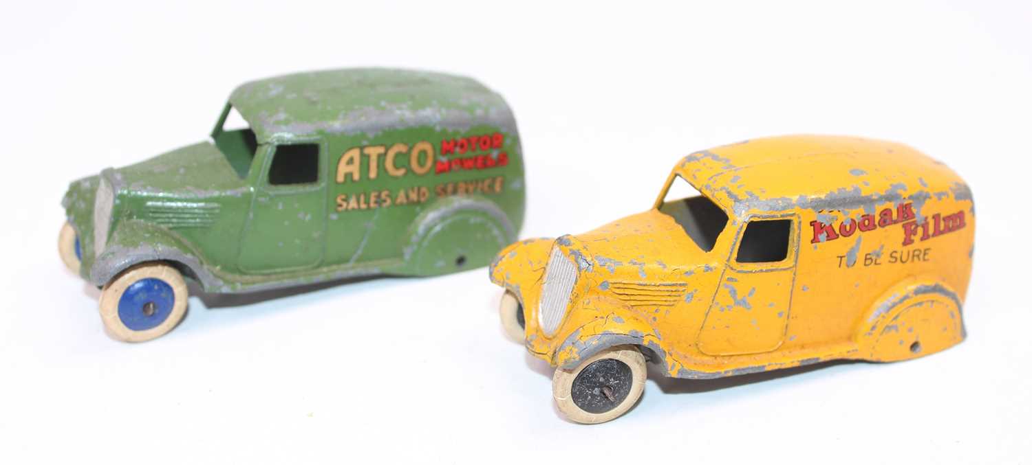 Lot 1081 - 2 Dinky Toys 28 series type 2 Delivery Vans to...