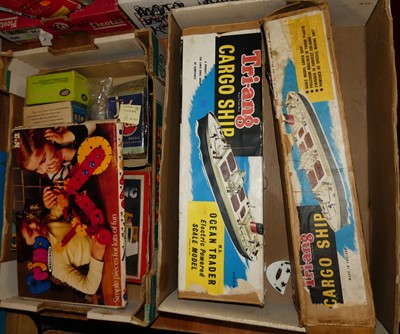 Lot 1601 - 2 trays various mixed toys to inc Triang Ocean...