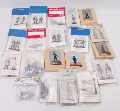 Lot 1707 - 20 various mixed military white metal figure...
