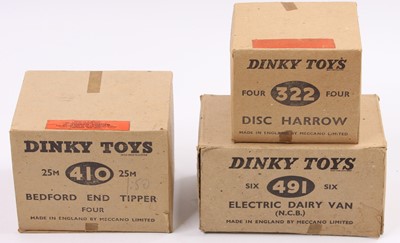 Lot 1047 - Dinky Toys original empty trade boxes group of...