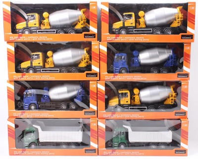 Lot 911 - 8 boxed Automaxx Collection 1/32nd scale...