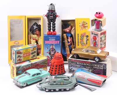 Lot 807 - Collection of mixed tinplate, plastic toys,...