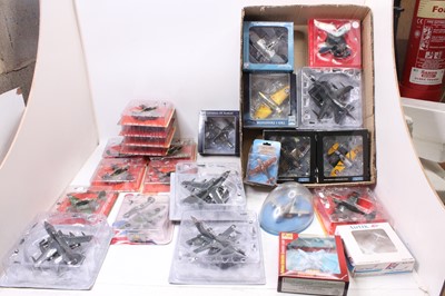 Lot 926 - 26 various boxed and plastic-cased diecast...