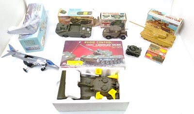 Lot 1780 - 6 various boxed tinplate and plastic Military...