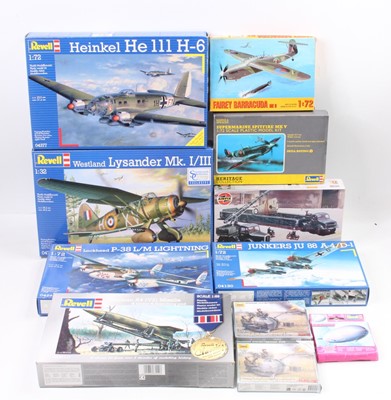 Lot 1468 - 11 various mixed scale boxed plastic kits,...