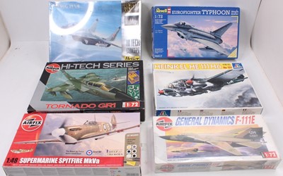 Lot 1487 - 6 various boxed mixed scale plastic aircraft...