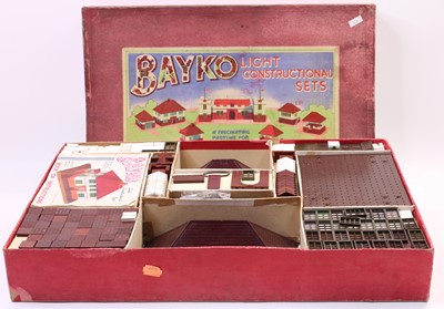 Lot 845 - Bayko No.5 Light Constructional Gift Set,...