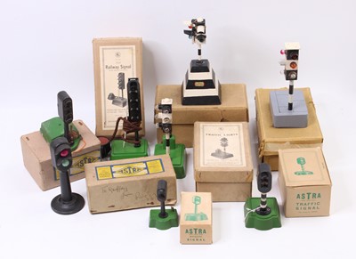 Lot 847 - SEL, Astra and Toymatic boxed traffic light...
